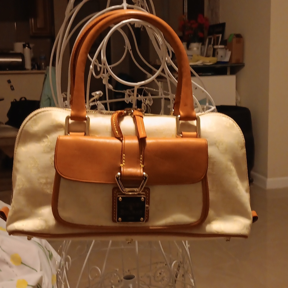 Dooney Bourke bag